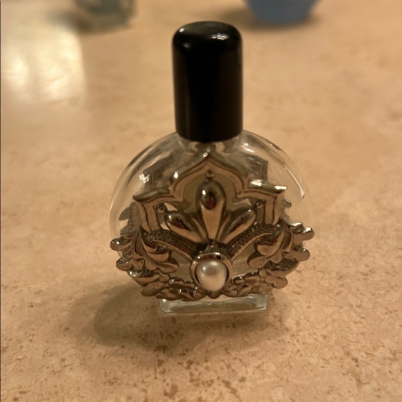 Elegant Glass Perfume Bottles Set - Picture 7 of 8